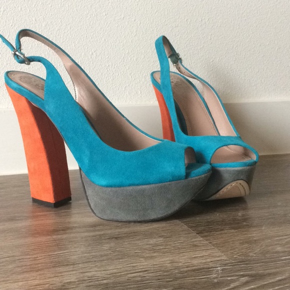 Never Worn Blue & Orange heels - Picture 1 of 5
